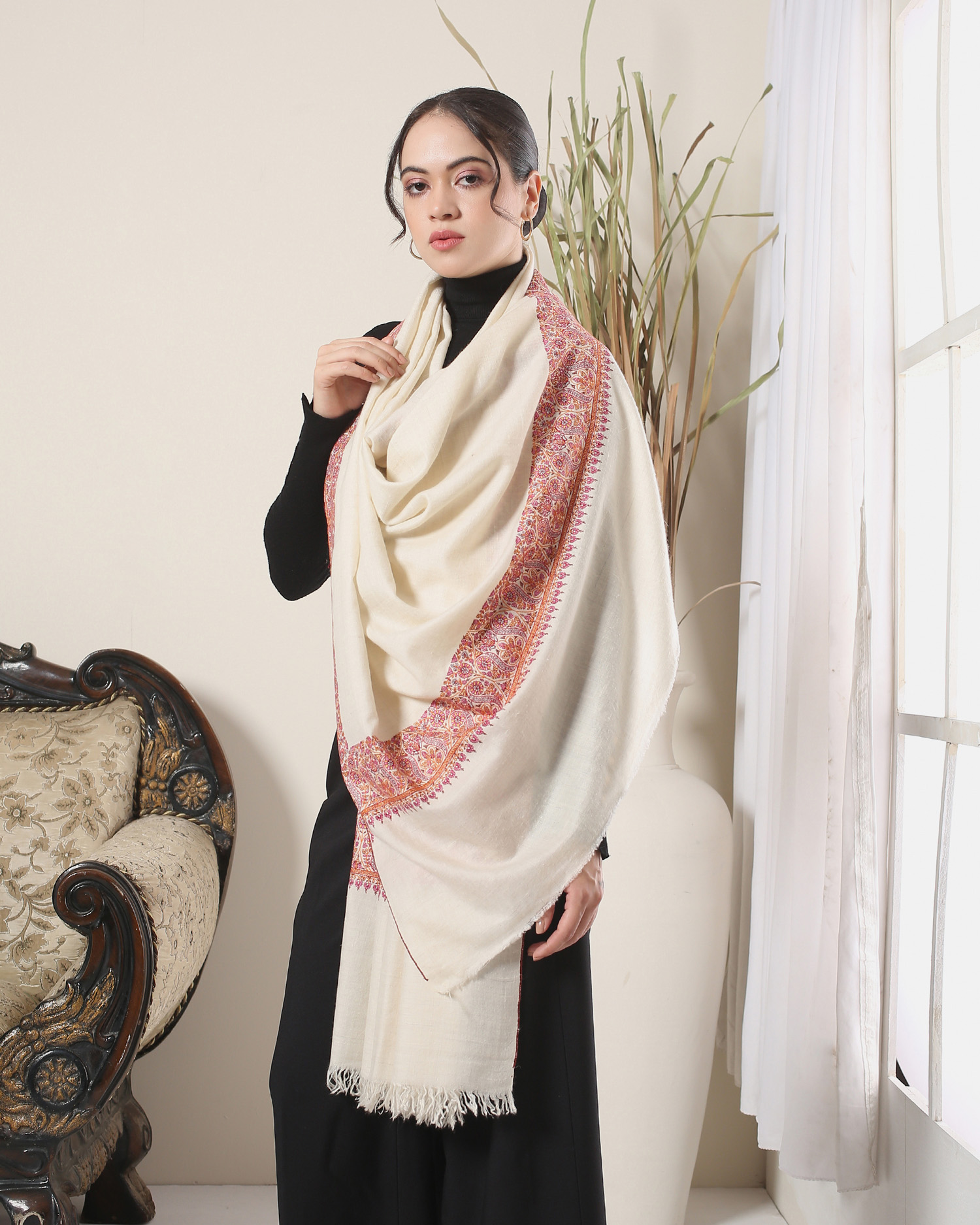 Rangeen Dor Pashmina Sozni Shawl – Fuchsia, Offwhite KCS Kashmir