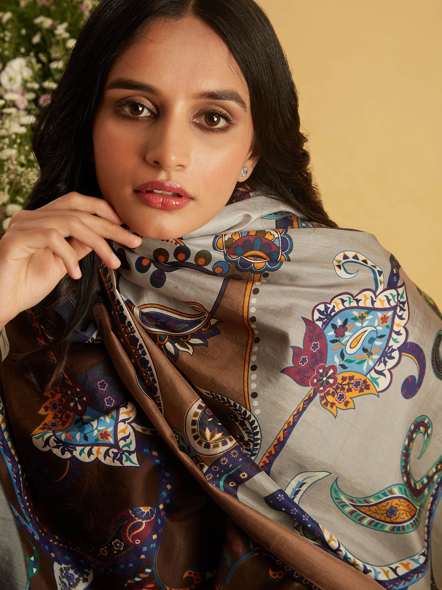 Rooh Paisley Mulberry Silk Stole - Oak & Ivory