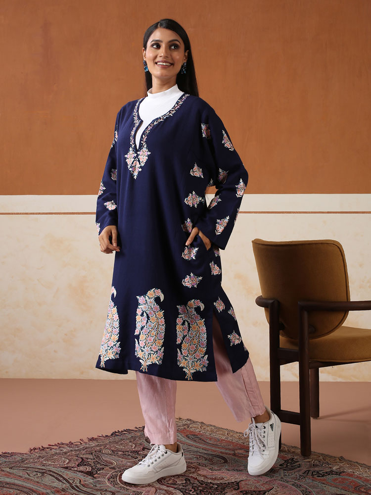 ImageParizah Paisley Ari Wool Phiran – Nagpur Navy