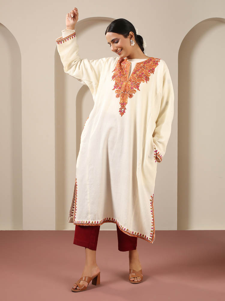 ImageApricot & Ivory Naaldar Ari Wool Phiran