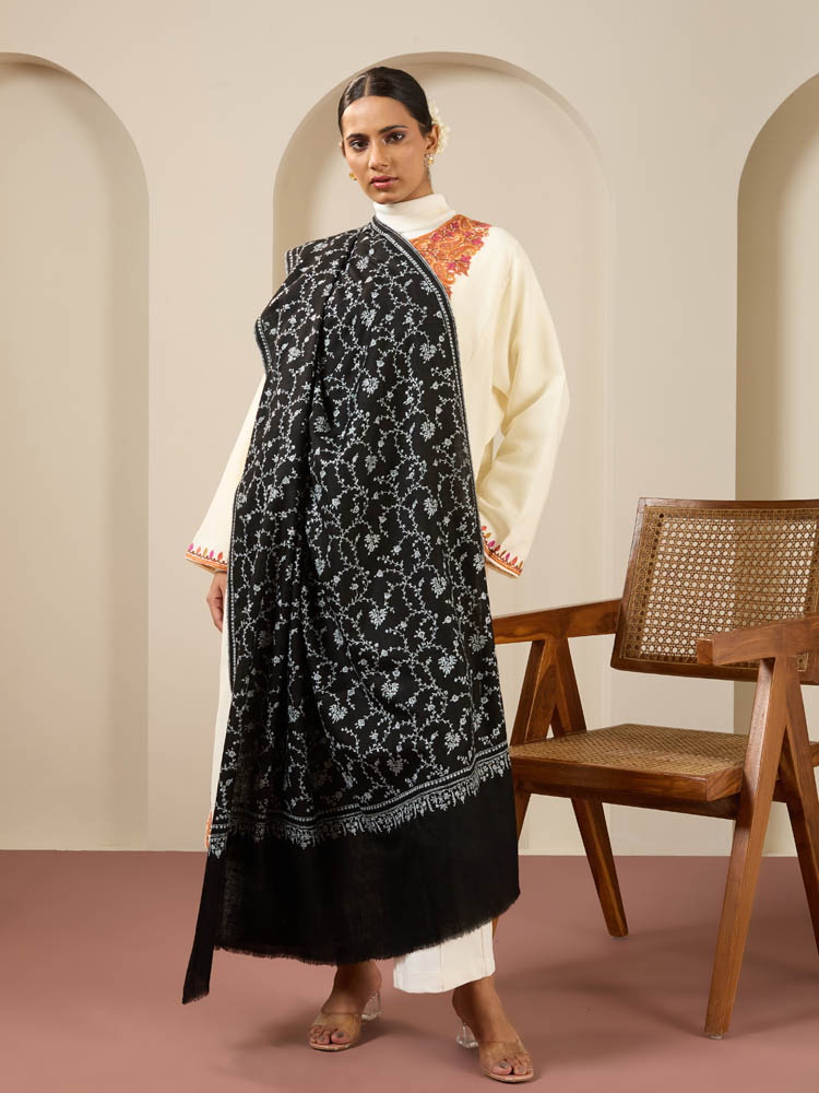 Handloom Pashmina Phool Jaal Pashmina Shawl - Ivory, Black