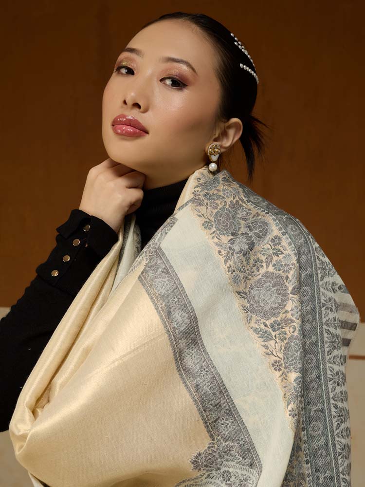 ImageSwarna Paisley Wool Zari Shawl – Milk, Gold