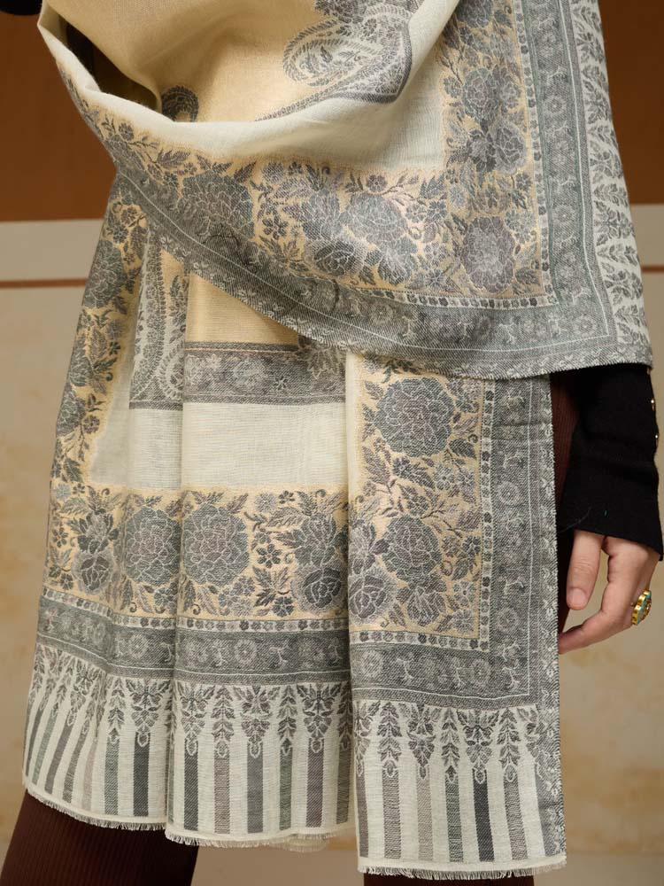 ImageSwarna Paisley Wool Zari Shawl – Milk, Gold