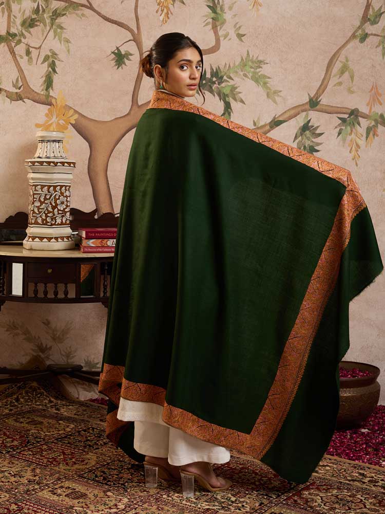 ImageNishaan Sozni Dordaar Hand Embroidery Shawl – Bottle Green