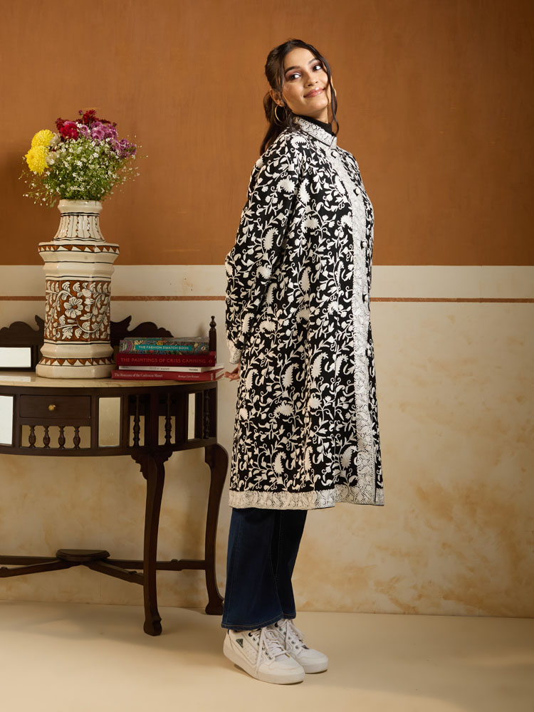 ImageMonochrome Paisley Hand Embroidery Ari Wool Jacket [48]