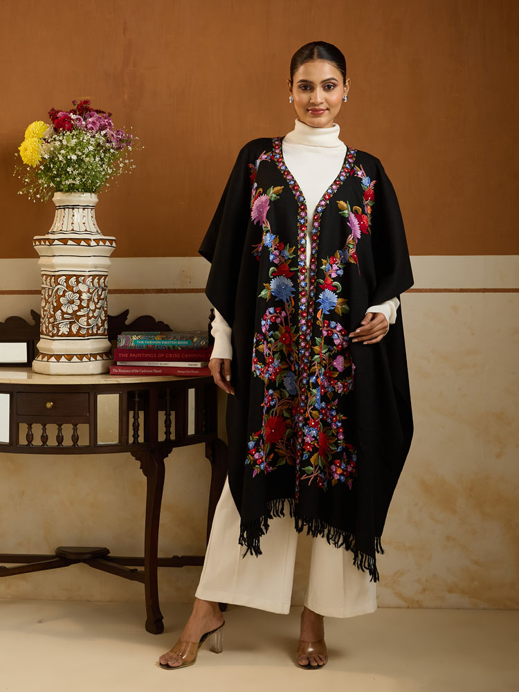 ImageLinn Floral Ari Emb Wool Cape – Multi, Black