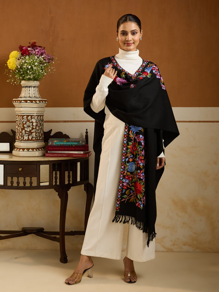 ImageLinn Floral Ari Emb Wool Cape – Multi, Black