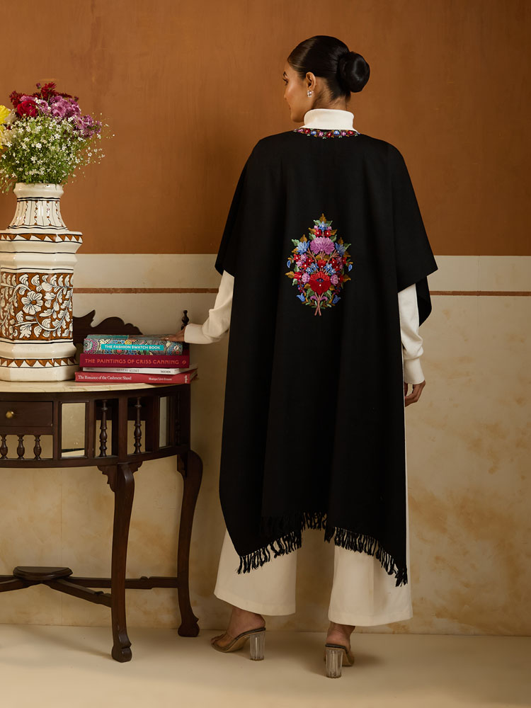 ImageLinn Floral Ari Emb Wool Cape – Multi, Black