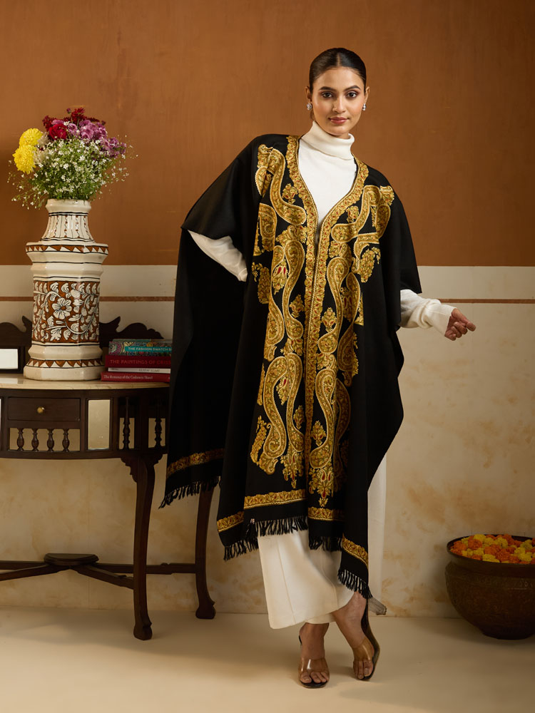 ImageNori Paisley Ari Emb Wool Poncho – Autumn Black