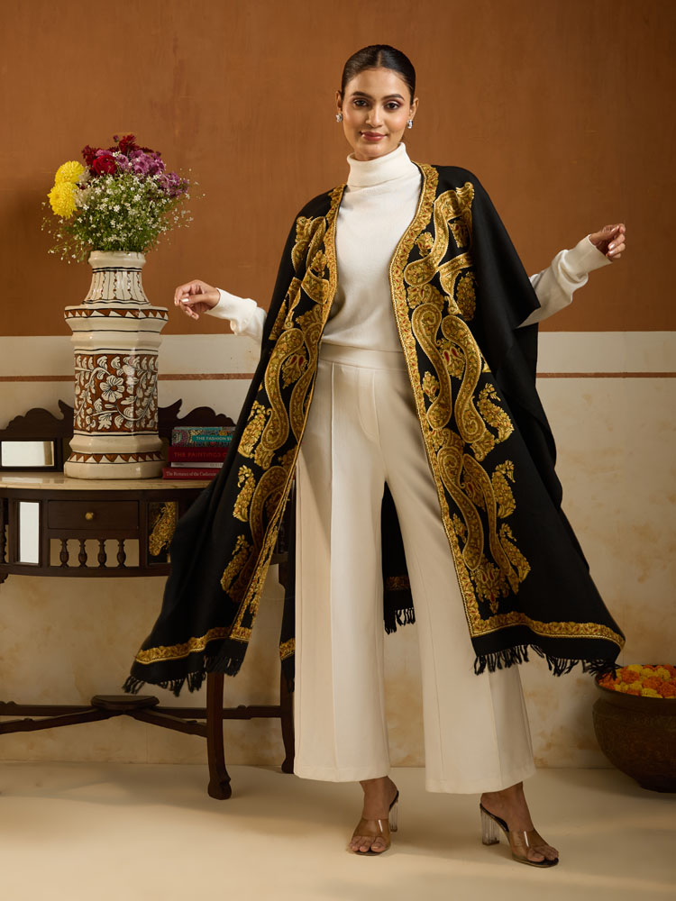 ImageNori Paisley Ari Emb Wool Poncho – Autumn Black