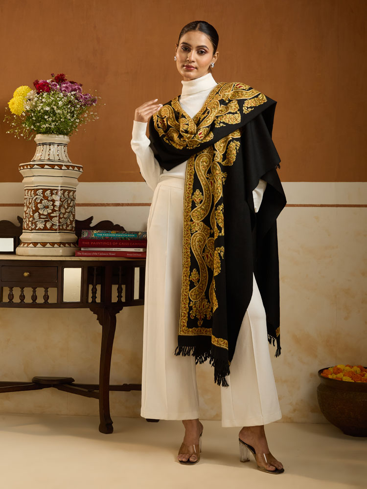 ImageNori Paisley Ari Emb Wool Poncho – Autumn Black