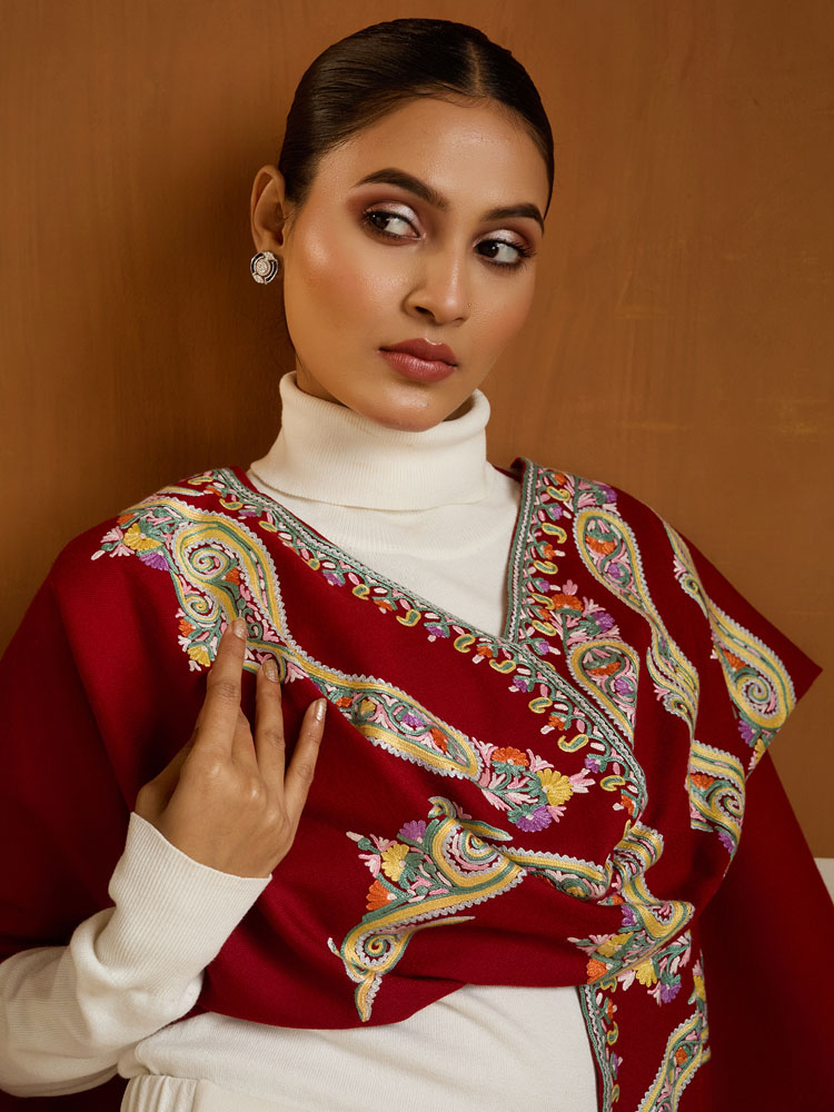ImageHala Paisley Ari Emb Wool Cape – Bright Red