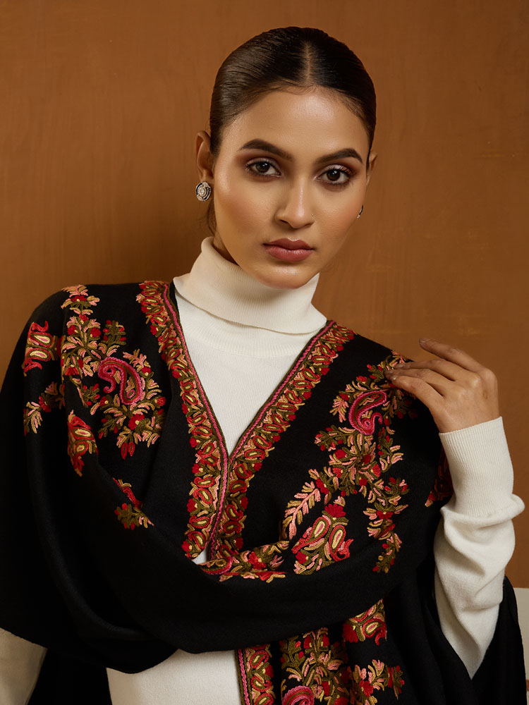 ImageSigne Paisley Ari Emb Wool Poncho – Rust, Black