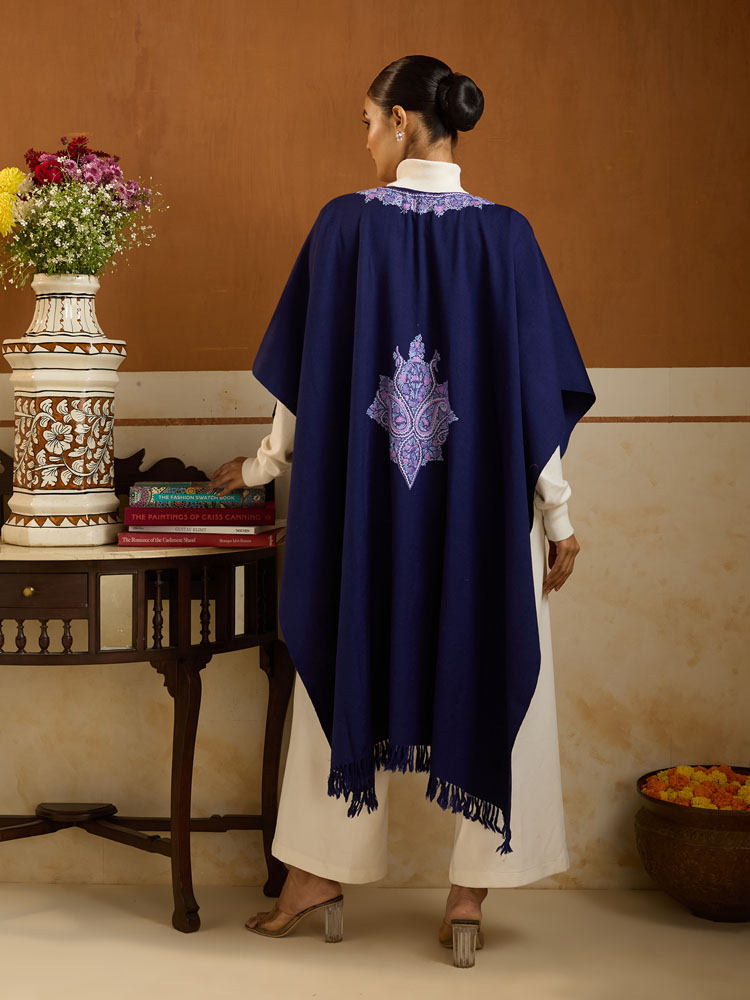 ImageKant Paisley Ari Emb Wool  Cape – Lavender Blue