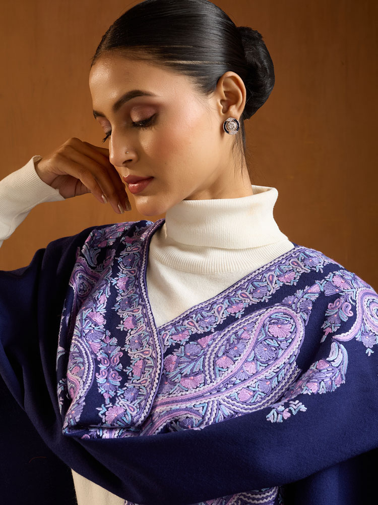 ImageKant Paisley Ari Emb Wool  Cape – Lavender Blue