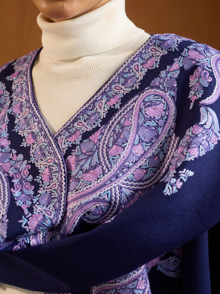 ImageKant Paisley Ari Emb Wool  Cape – Lavender Blue