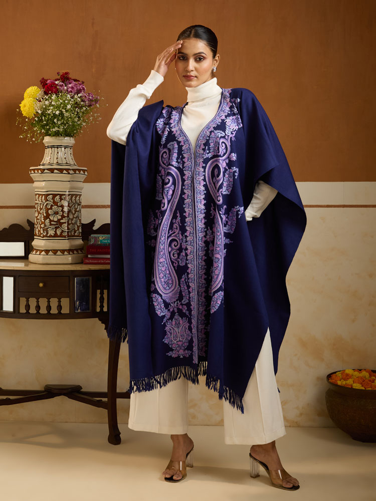 ImageSela Paisley Ari Emb Wool Poncho – Orchid, Navy