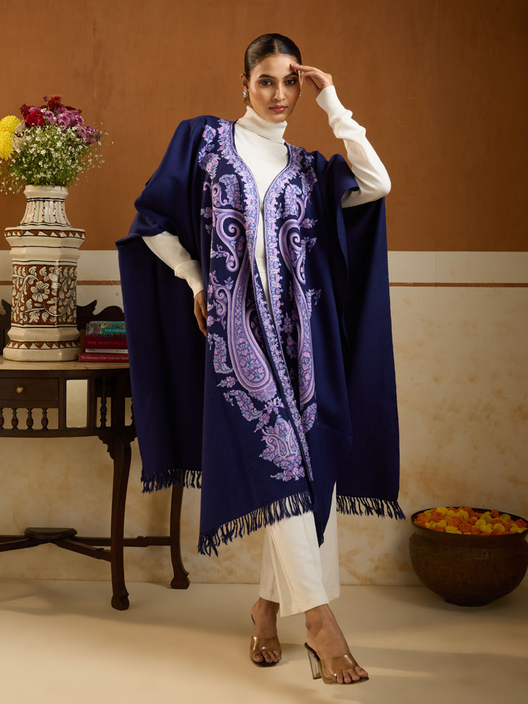ImageSela Paisley Ari Emb Wool Poncho – Orchid, Navy