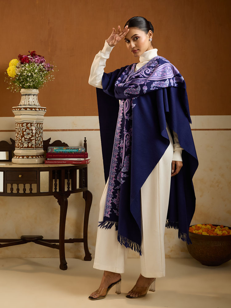 ImageSela Paisley Ari Emb Wool Poncho – Orchid, Navy