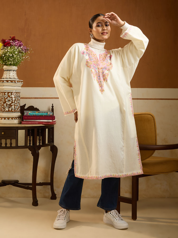 ImageSigne Paisley Ari Wool Phiran – Cloud, Multi