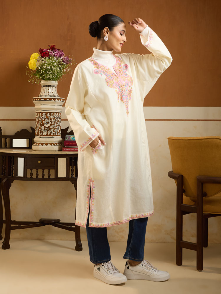 ImageSigne Paisley Ari Wool Phiran – Cloud, Multi