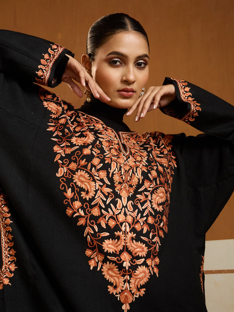 ImageEira Paisley Ari Wool Phiran – Rust, Black