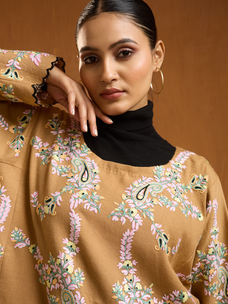 ImageUna Paisley Ari Wool Phiran – Biscuit Beige, Multi