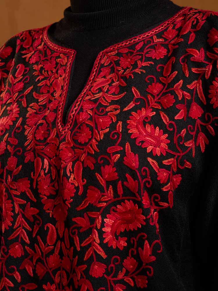 ImageEira Paisley Ari Wool Phiran – Red, Black