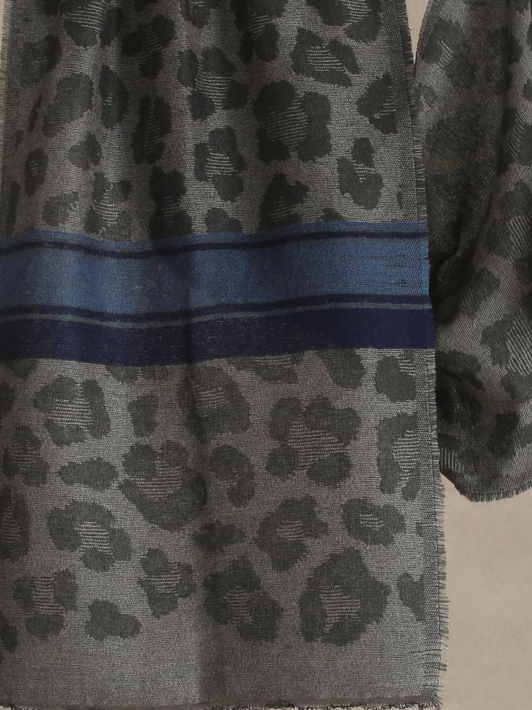 ImageTono Animal Weaves Wooly Blend Stole – Steel Grey