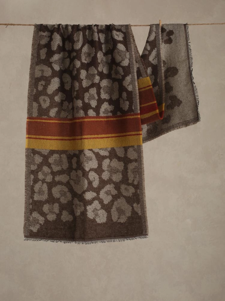 ImageTono Animal Weaves Wooly Blend Stole – Autumn Brown