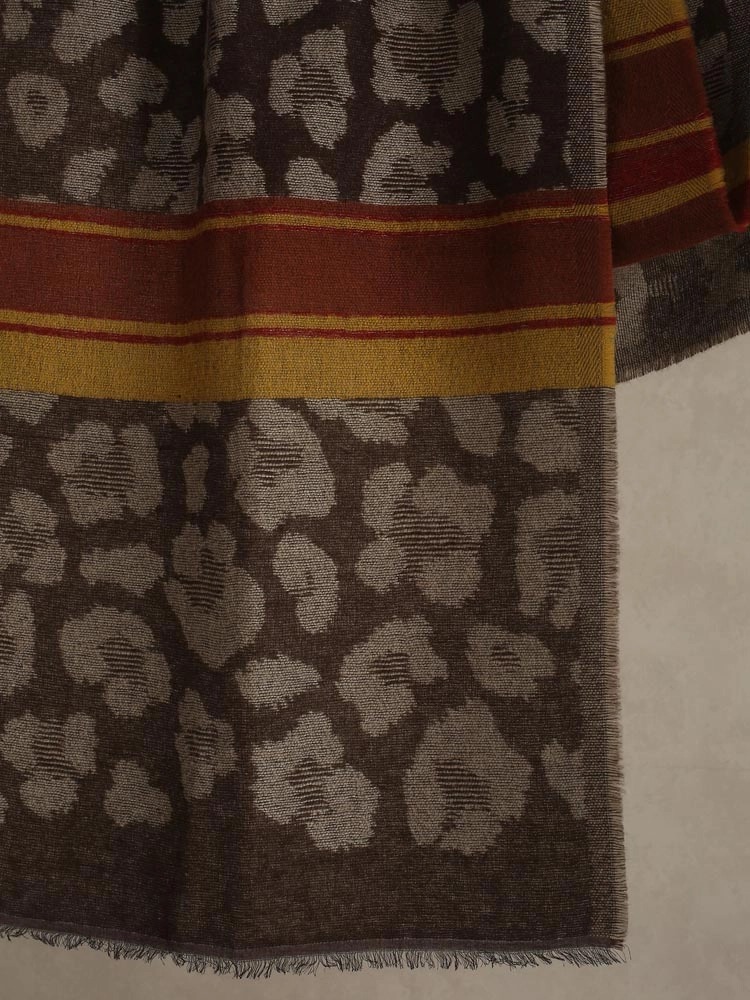 ImageTono Animal Weaves Wooly Blend Stole – Autumn Brown