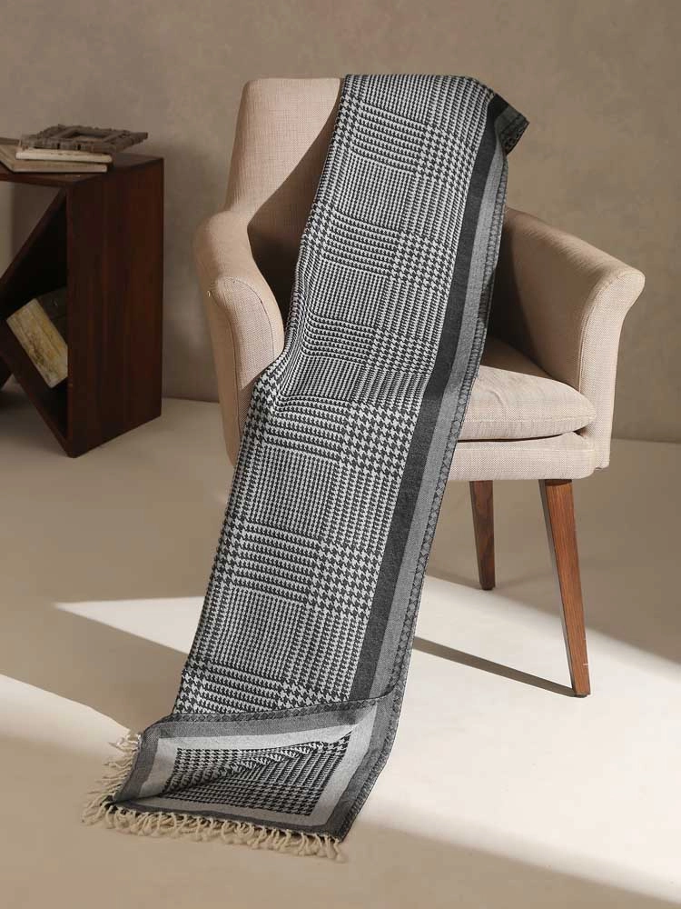 ImageSvala Checks SuperFine Merino Wool Throw – Deep Grey