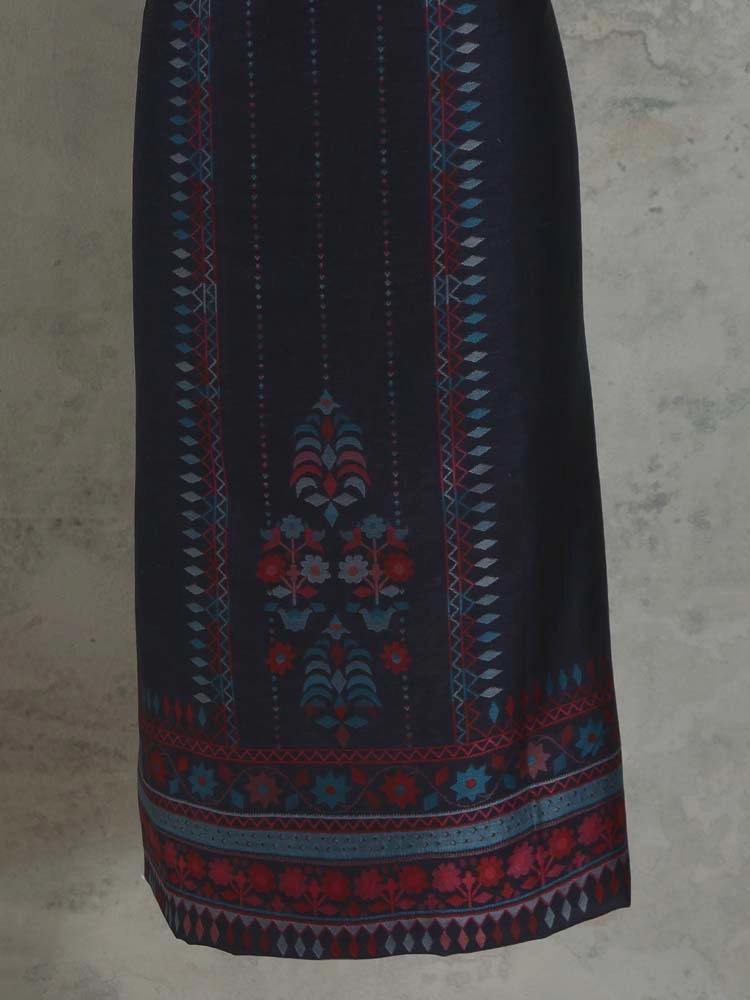 ImageMihrimah Floral Silk Linen Unstitched Suit Set – Neelam Navy
